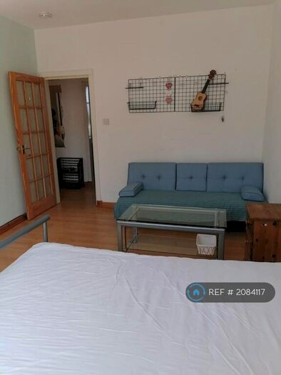 2 Bedroom Flat To Rent In Cowane Street, Stirling, FK8