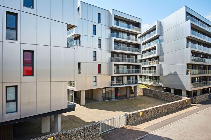 2 Bedroom Flat For Sale In Geoffrey Watling Way, Norwich, NR1