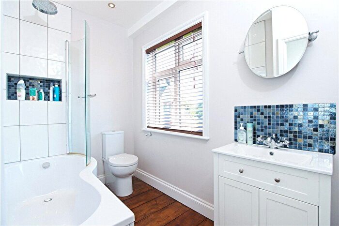 4 Bedroom Detached House For Sale In Church Walk, Great Billing, Northamptonshire, NN3