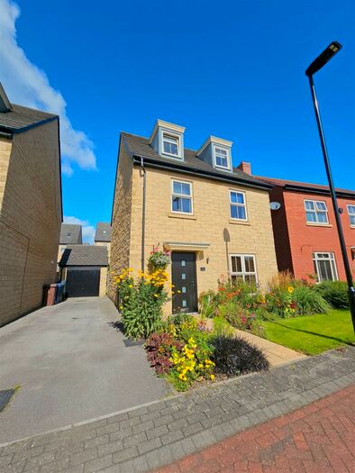 4 Bedroom Detached House For Sale In Parwich Walk, Dodworth, Barnsley, S75