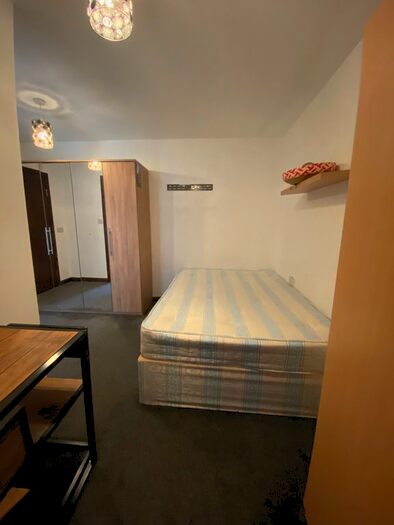 Studio To Rent In Grove Road, Hounslow, TW3