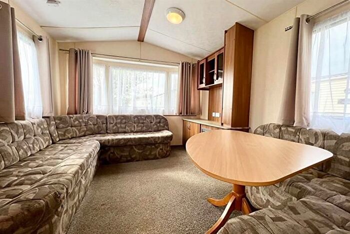 2 Bedroom Park Home For Sale In Sleaford Road, Tattershall, Lincoln, LN4