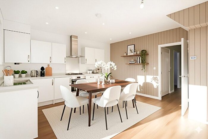 2 Bedroom Flat For Sale In Alphington, Exeter, Devon, EX2