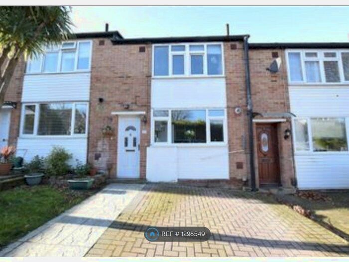 3 Bedroom Terraced House To Rent In Doral Way, Carshalton SM5
