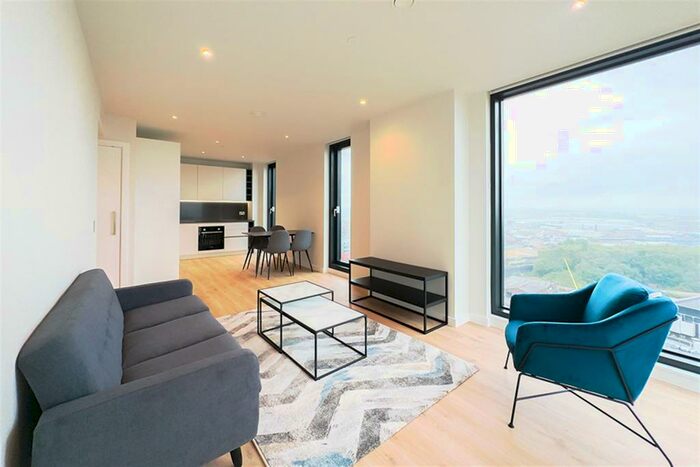 2 Bedroom Apartment To Rent In The Gate, Meadowside, M4