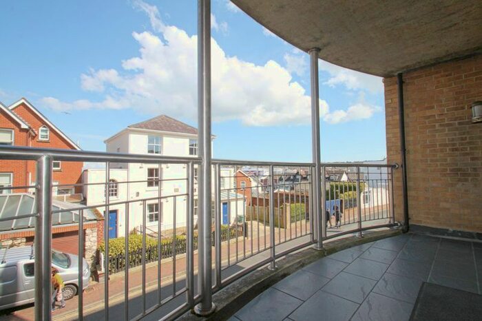 2 Bedroom Flat To Rent In Birmingham Road, Cowes, PO31