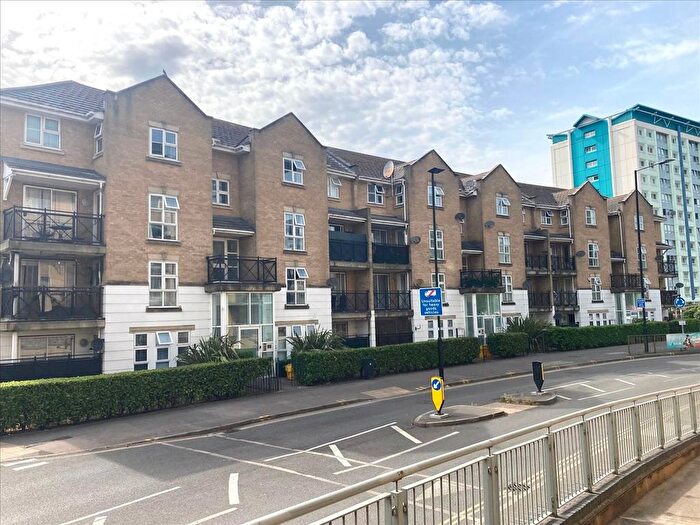 2 Bedroom Flat To Rent In Highfield Road, Feltham, TW13