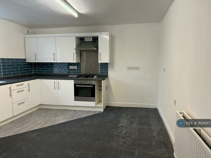 2 Bedroom End Of Terrace House To Rent In Rock Street, New Mills, High Peak, SK22