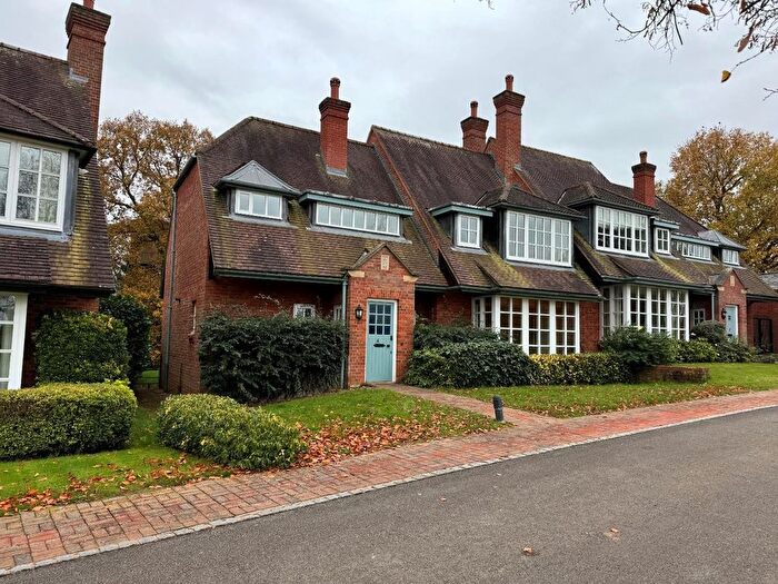 3 Bedroom Semi-Detached House To Rent In North Green, Goldings, Hertford, SG14