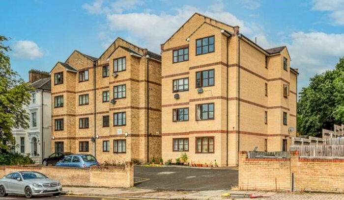 2 Bedroom Flat To Rent In Croydon Road, Penge, SE20