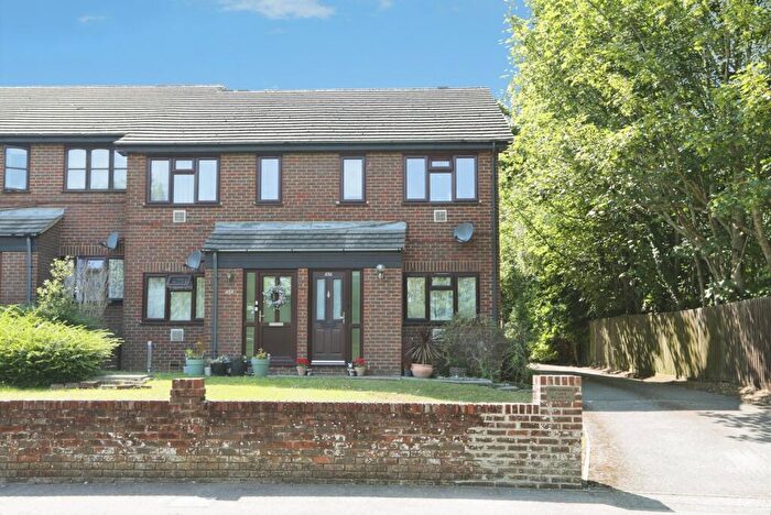 1 Bedroom Maisonette For Sale In Maidstone Road, Blue Bell Hill, Chatham, Kent, ME5