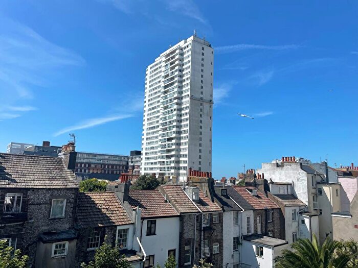 2 Bedroom Flat For Sale In C Sussex Heights, St Margarets Place, East Sussex, BN1