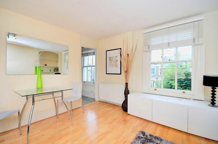 1 Bedroom Flat To Rent In Gunter Grove, Chelsea, London, SW10