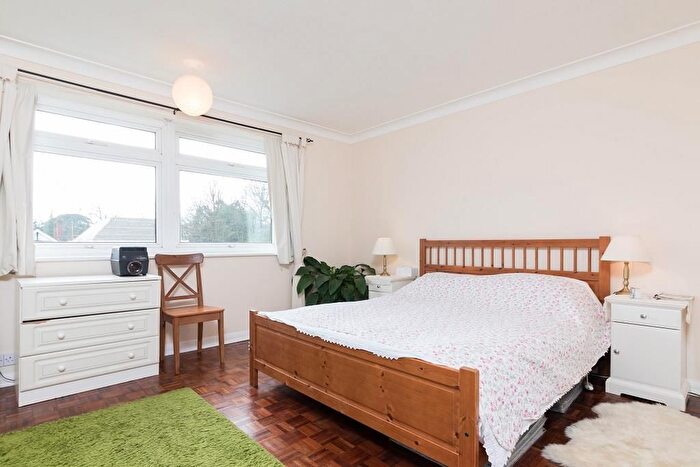 2 Bedroom Flat For Sale In Chase Side, London, N14