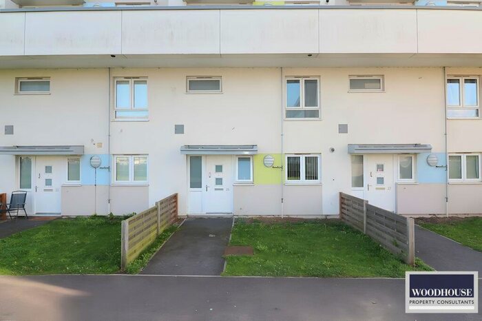 3 Bedroom Maisonette To Rent In Tuffnell Court, Coopers Walk, Cheshunt, EN8