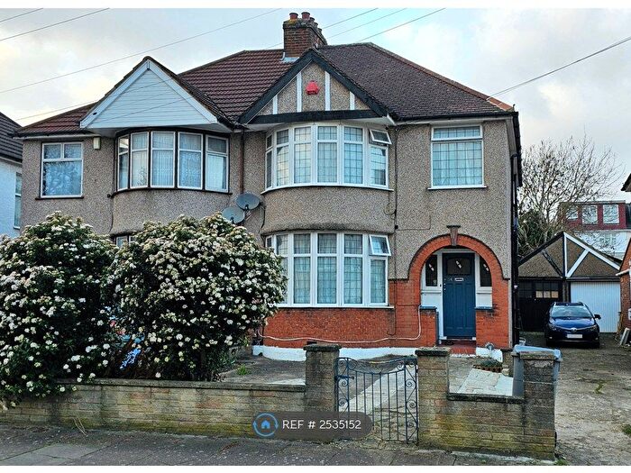 4 Bedroom Semi-Detached House To Rent In Deanscroft Avenue, London, NW9