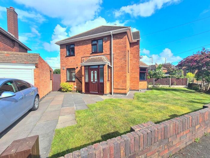3 Bedroom Semi-Detached House To Rent In Saltersgate Drive, Birstall, Leicester, LE4
