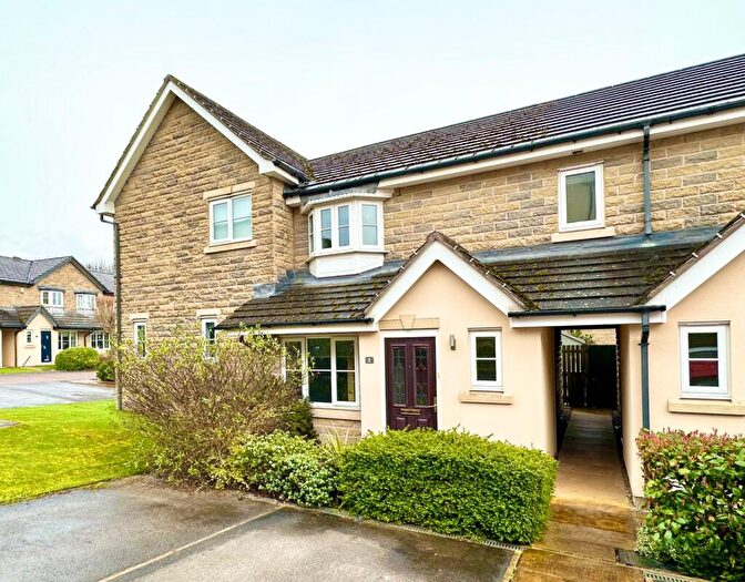 2 Bedroom House To Rent In Clay Delf, Lower Cumberworth, Huddersfield, West Yorkshire, HD8