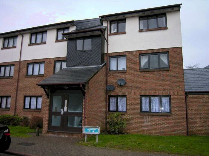 2 Bedroom Flat To Rent In Aylets Field, CM18