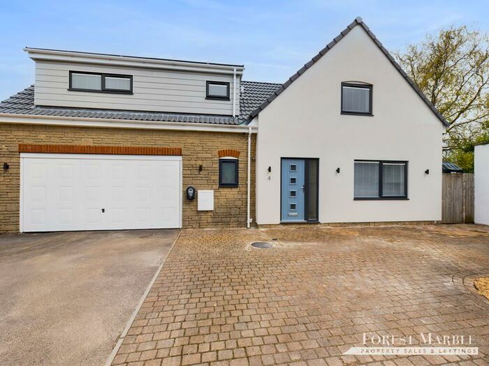 4 Bedroom Detached House For Sale In Pedlars Grove, Chapmanslade, BA13