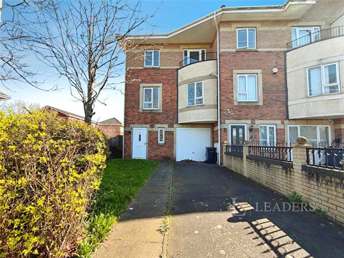 3 Bedroom Terraced House To Rent In Central Park Drive, Hockley, Birmingham, B18