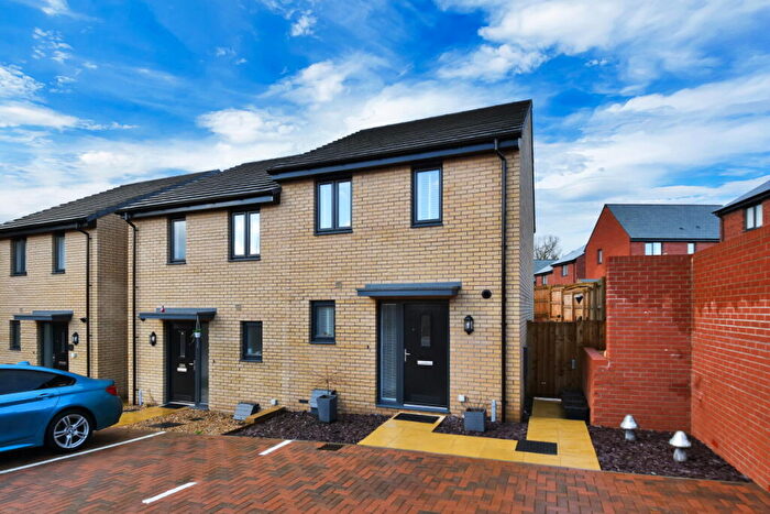 2 Bedroom Semi-Detached House For Sale In Elizabeth Road, Cullompton, EX15