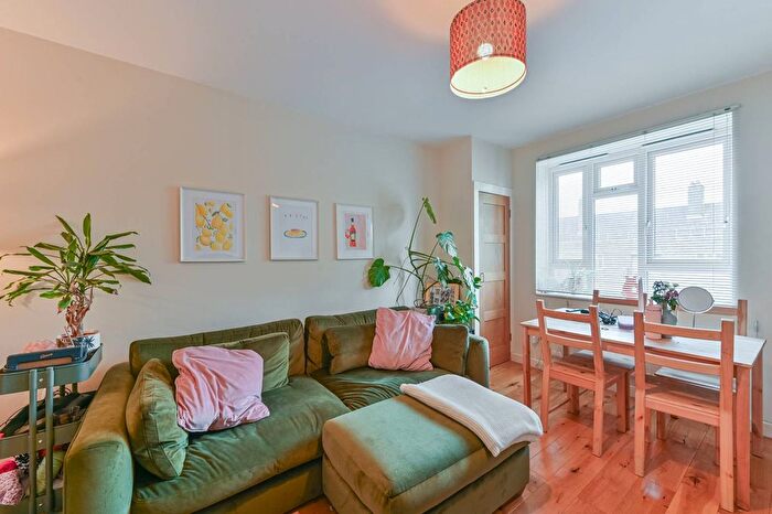 2 Bedroom Flat For Sale In Tulse Hill, Tulse Hill, London, SW2