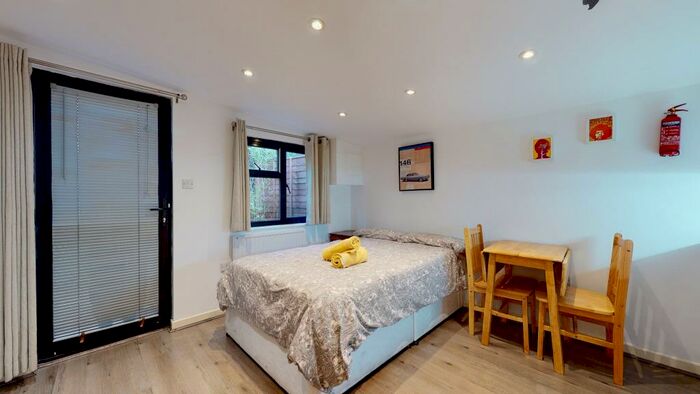 Studio To Rent In James Avenue, NW2