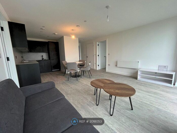 2 Bedroom Flat To Rent In Seymour Grove, Manchester, M16