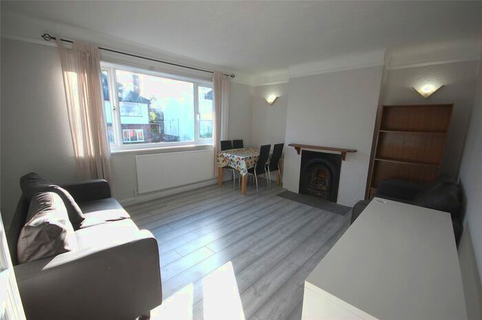 2 Bedroom Flat To Rent In Squires Court, Abingdon Road, Finchley, N3