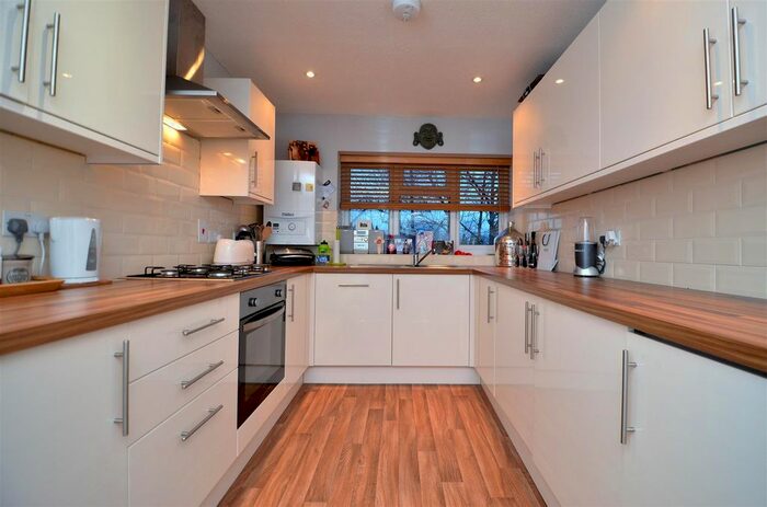 2 Bedroom Flat To Rent In Arbour View, Amersham, HP7