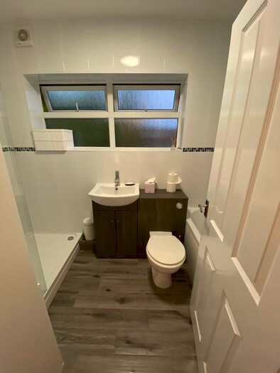 2 Bedroom Apartment To Rent In Barrowfield Lane, Kenilworth, CV8