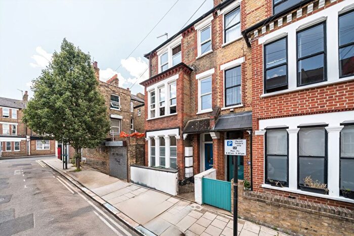 2 Bedroom Flat For Sale In Prideaux Road, Clapham, SW9