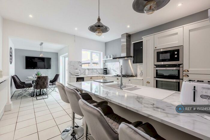 6 Bedroom Semi-Detached House To Rent In Newsham Drive, Liverpool, L6