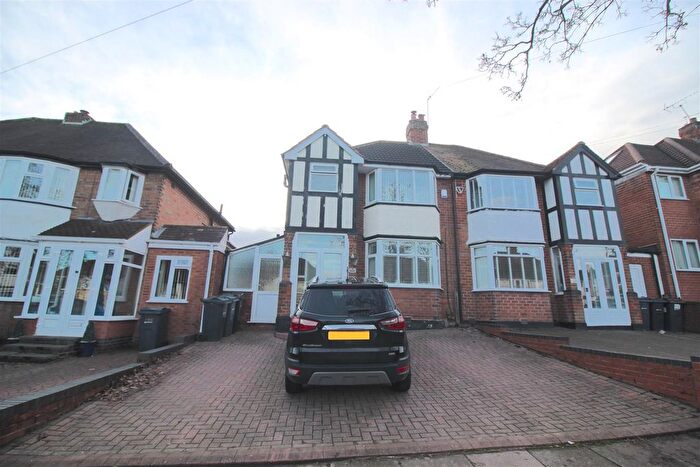 3 Bedroom Semi Detached House For Sale In Beechmore Road, Birmingham, B26