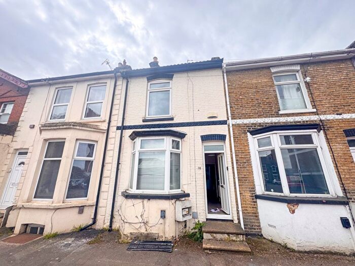 2 Bedroom Terraced House To Rent In Green Street, Gillingham, ME7