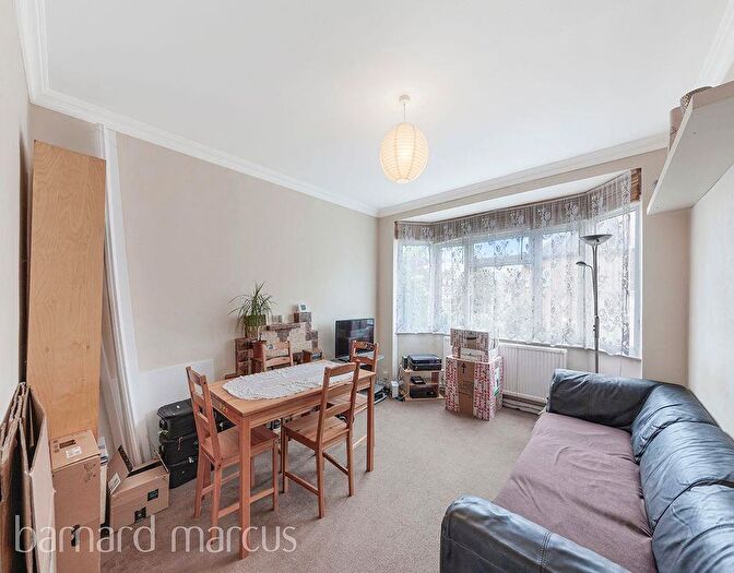 2 Bedroom Flat To Rent In Manor Court, York Way, Whetstone, N20