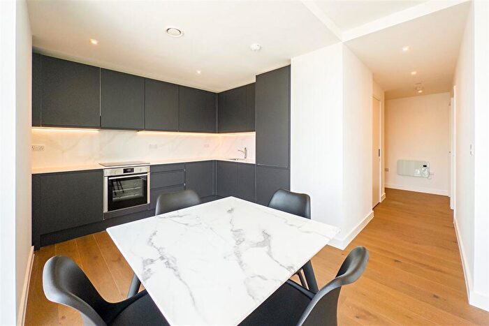 2 Bedroom Apartment To Rent In Viadux, M1