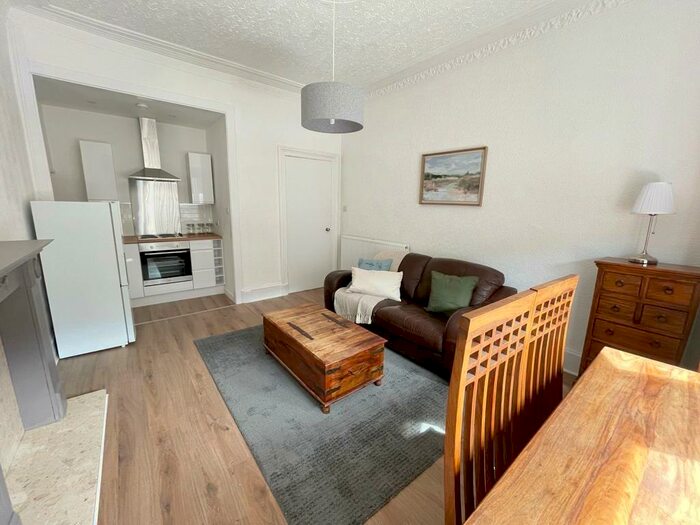 2 Bedroom Flat To Rent In Shettleston Road, Shettleston, Glasgow, G32