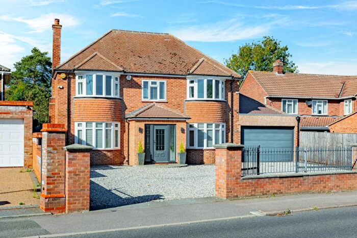 4 Bedroom Detached House For Sale In Putnoe Lane, Bedford, MK41