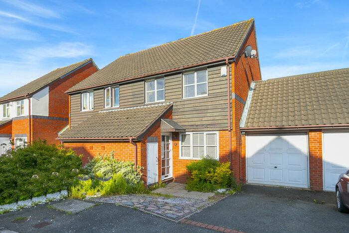 2 Bedroom House To Rent In Beatrice Court, Buckhurst Hill, Essex, IG9