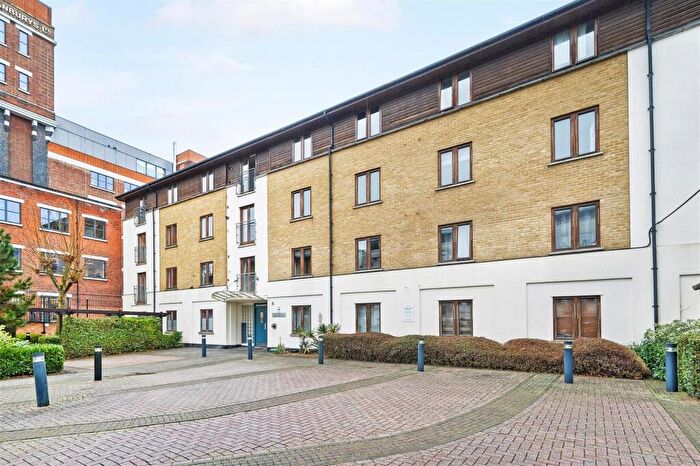 2 Bedroom Flat For Sale In Sunlight Square, London, E2