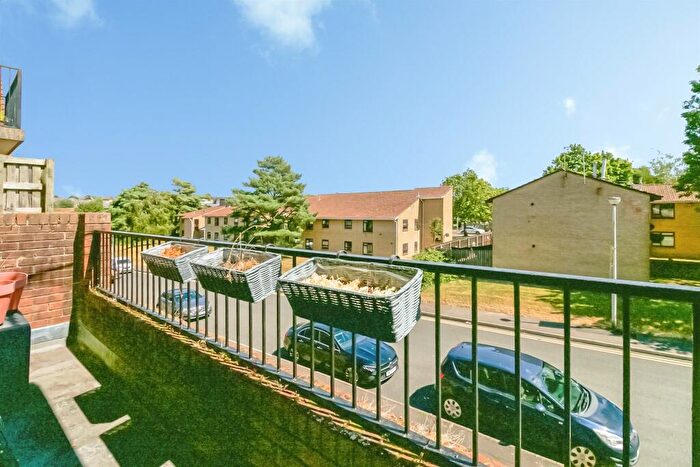 1 Bedroom Flat For Sale In Plas Cleddau, Barry, CF62