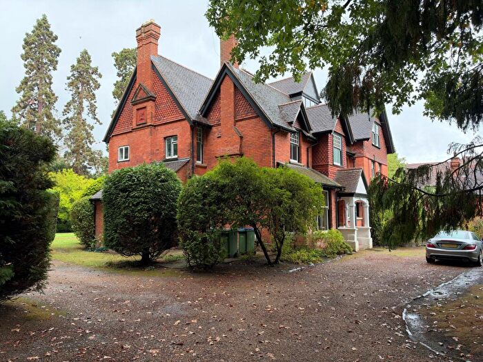2 Bedroom Flat For Sale In Penlee, Cavendish Road, Weybridge, Surrey, KT13