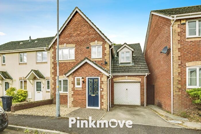 3 Bedroom End Of Terrace House For Sale In Llewellyn Walk, Newport, NP20
