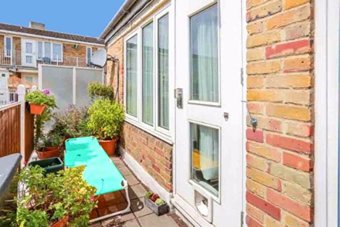1 Bedroom Flat For Sale In Woolstaplers Way, London, SE16