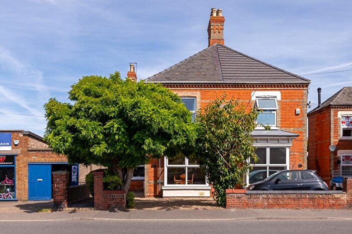 3 Bedroom Semi-Detached House For Sale In Winsover Road, Spalding, PE11