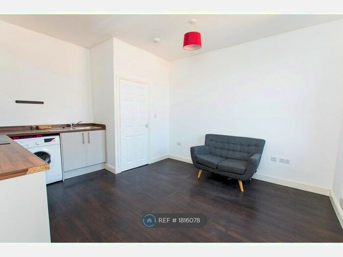 1 Bedroom Flat To Rent In Dovercastle, Nottingham, NG7
