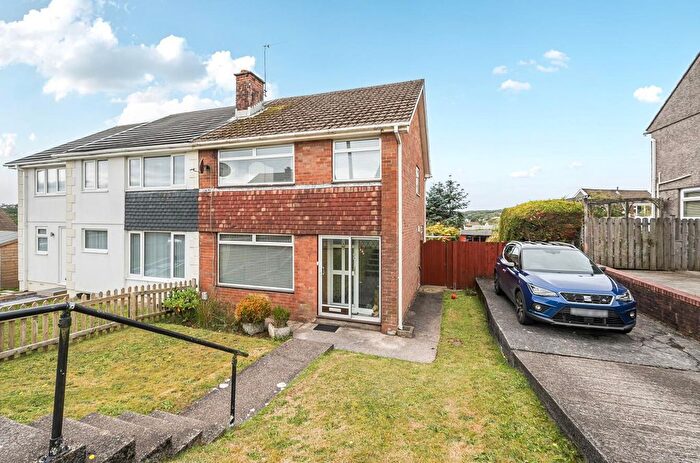 3 Bedroom Semi-detached House For Sale In Broadmead, Dunvant, Swansea, SA2