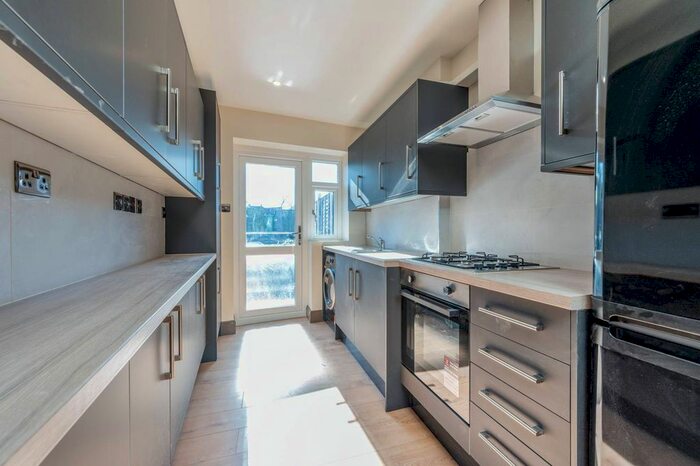 2 Bedroom Maisonette To Rent In Stafford Road, Wallington, SM6